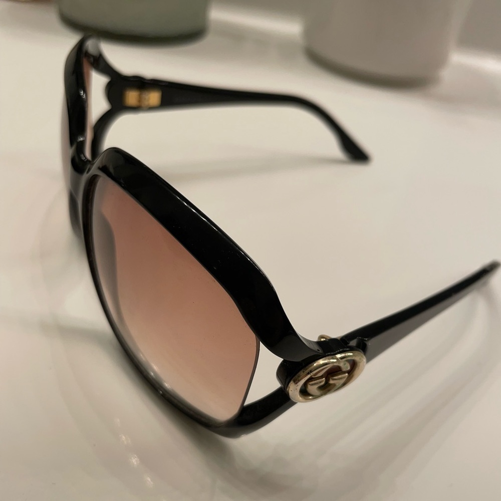 Authentic Gucci 3110 back glossy sunglasses
